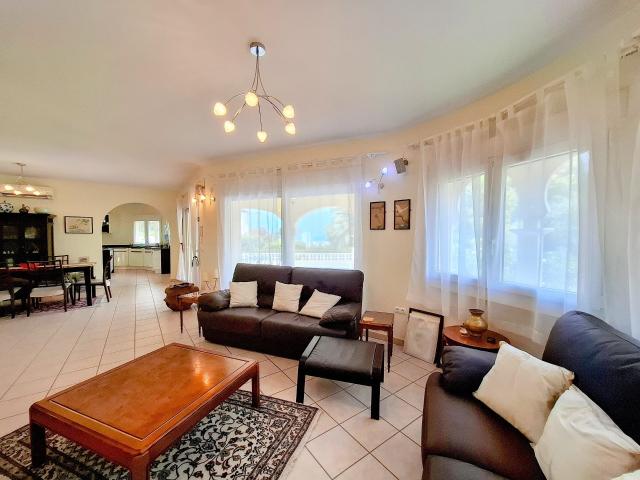 Exclusiva villa mediterránea con vistas al mar en Santa Lucí. 279m² Dénia