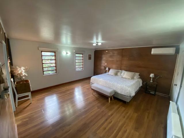 Exclusiva y Amplia Casa en Mirador de la Bahía | 275 m² – 6D / 5B | 6 dormitorios por 8790.00 en Puerto Montt