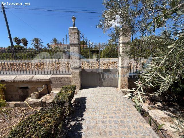 EXCLUSIVA Y MAJESTUOSA VILLA EN ALTEA CON AMPLIO TERRENO