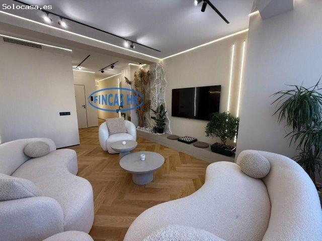 Exclusiva y muy amplia vivienda reformada en pleno centro junto a la Plaza Nueva