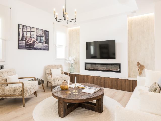 Exclusive 3 bedroom apartment with terrace in Barrio de Salamanca