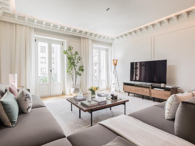 Exclusive 3 bedroom apartment in the incredible area of Goya