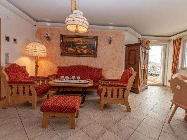 exclusive 100 qm Wohnung voll möbliert mit Schwimmbad und Sauna Nähe Nassfeld Pressegersee
