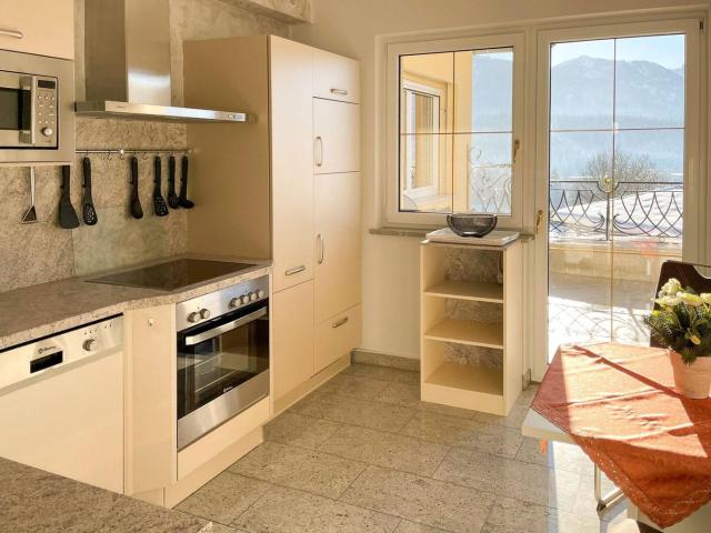 Exclusive 110 Qm Wohnung, Fitnessstudio, Schwimmbad und Saunanutzung