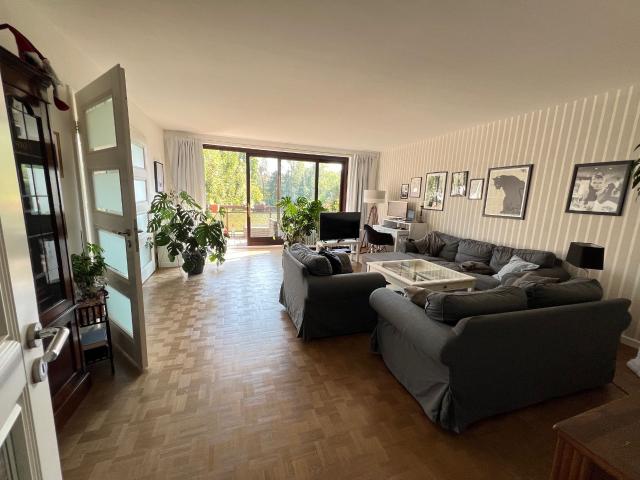 Exclusive 121 sqm Apartment with Garden & Underground Parking Furnished for 6 Months in Hamburg Alsterdorf