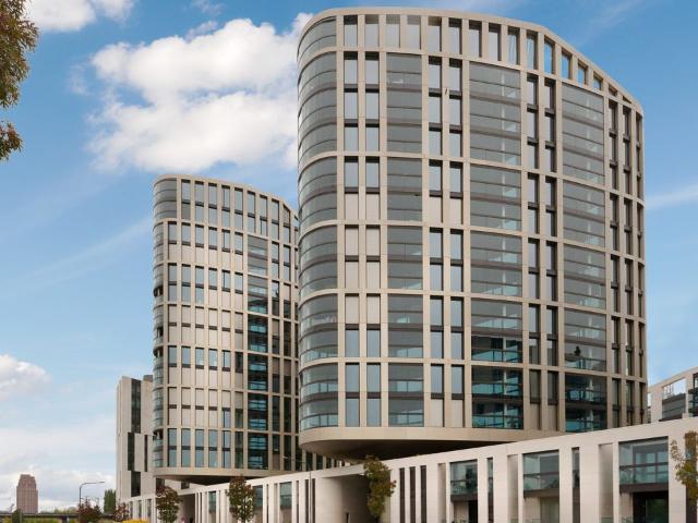 Exclusive 1 Bedroom Apartment by the River Main – Hafenpark Living, Frankfurt Amsterdam Apartments for Rent