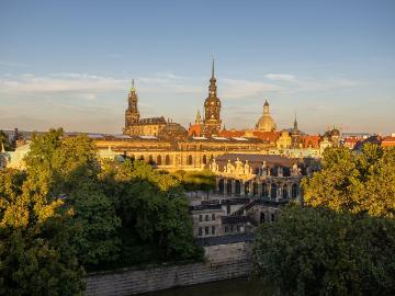 Exclusive 2 room apartment in the middle of Dresden with balcony and wellness tub, Dresden Amsterdam Apartments for Rent