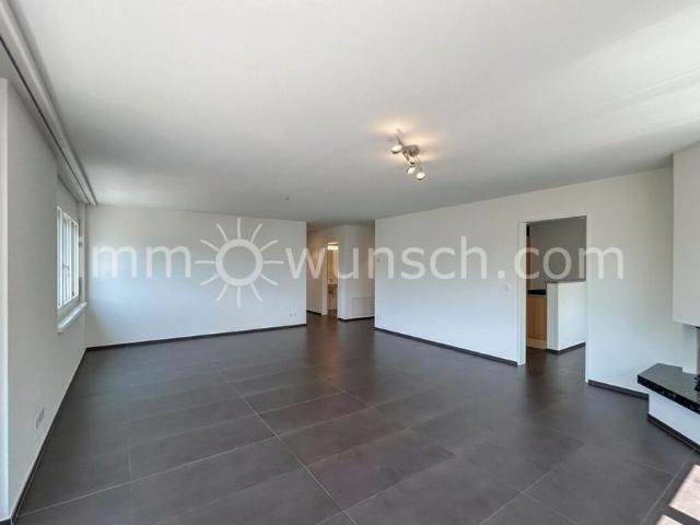 Exclusive 4 1/2 room rental apartment, with a fantastic lake view in Walchwil