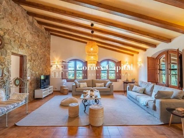 7 bedroom exclusive country house for rent in Llabià, Catalonia