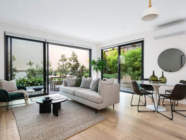 Exclusive Courtyard Apartment Boutique Inner City Living