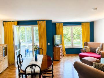 Exclusive City Forest Apartment in Cologne Lindenthal | Winter Garden | Guest WC | Parking | All Inclusive