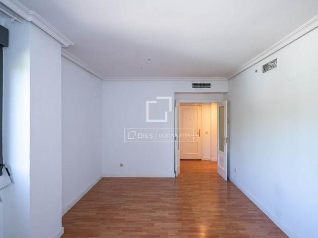 Exclusive and Bright 2 Bedroom Apartment in El Encinar de los Reyes
