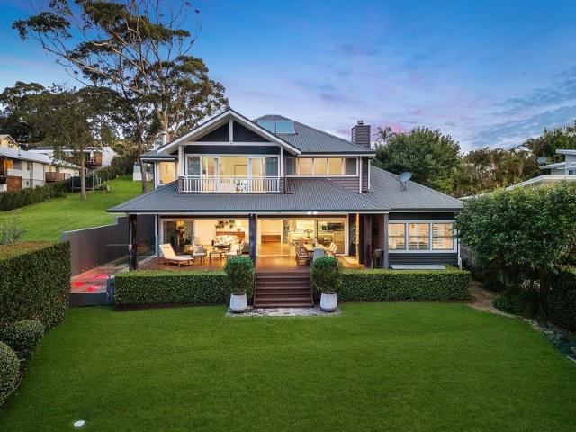 Exclusive and luxurious waterfront retreat