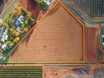 Exclusive Acreage Jewel
