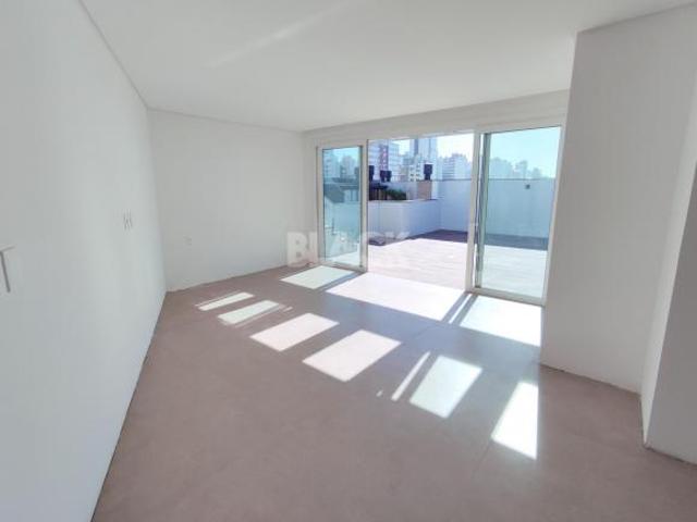 EXCLUSIVE Apartamento de 03 dormitórios de frente para o Mar