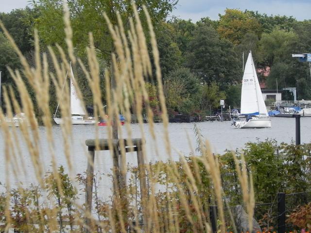 Exclusive Apartment in Beautiful Surroundings by the Waterside, Berlin Amsterdam Apartments for Rent