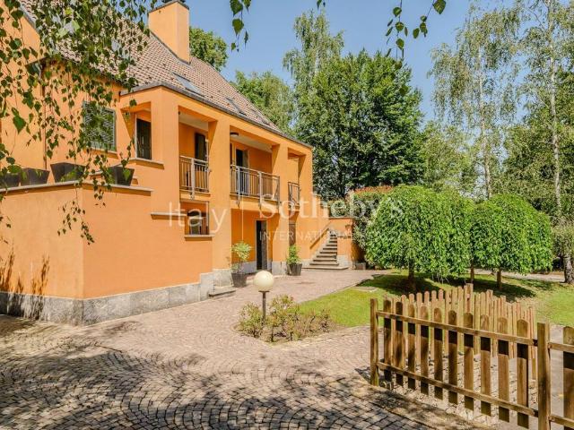 Exclusive apartment in the Castelconturbia Golf Club