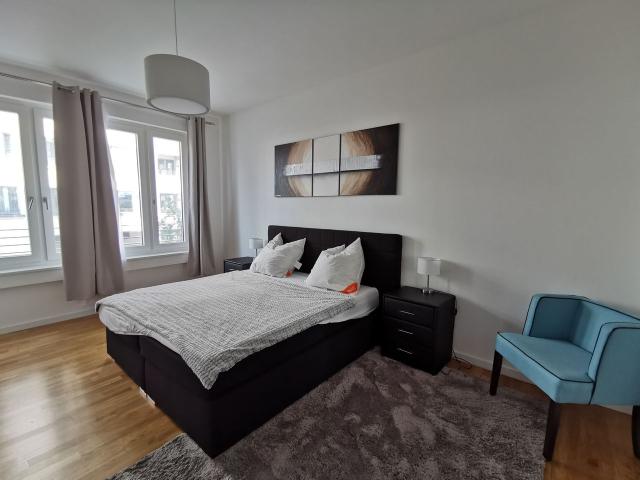 Exclusive apartment in the heart of Berlin 24 hour concierge service at Highpark Potsdamer Platz, Berlin Amsterdam Apartments for Rent