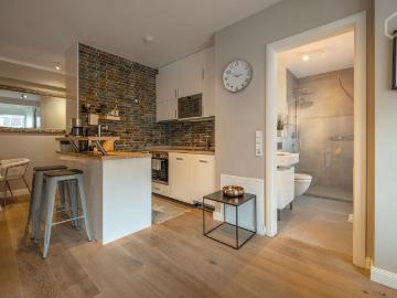 Exclusive apartment top located in Köln with service, Koln Amsterdam Apartments for Rent
