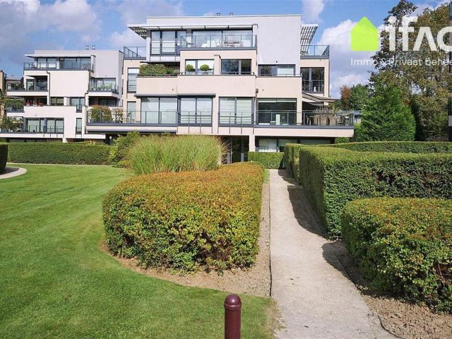Exclusive apartment with 2 bedrooms and private garden