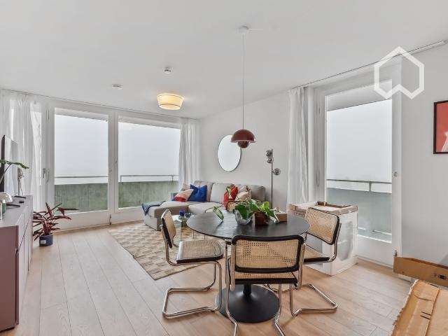 Exclusive Apartment with large Balcony and Spectacular Panoramic City View, Munchen Amsterdam Apartments for Rent