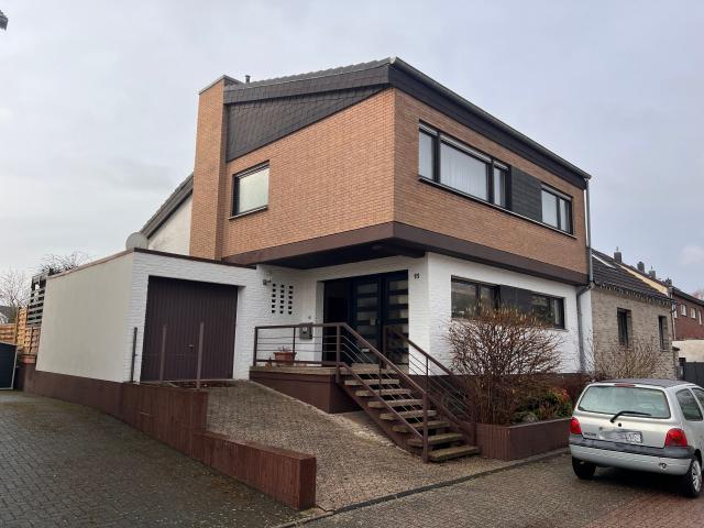 Exclusive Architect Designed Home in Euskirchen: Stylish Garden & Newly Renovated Apartment