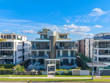 Exclusive Architectural Beachfront home