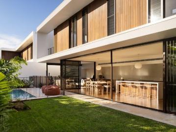 Exclusive Golden Grid Living in One of Byron Bay's Most Coveted Addresses