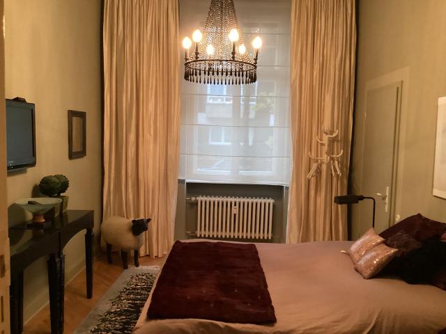 Exclusive dream apartment in Berlin Wilmersdorf: stylish living on 220 m², Berlin Amsterdam Apartments for Rent