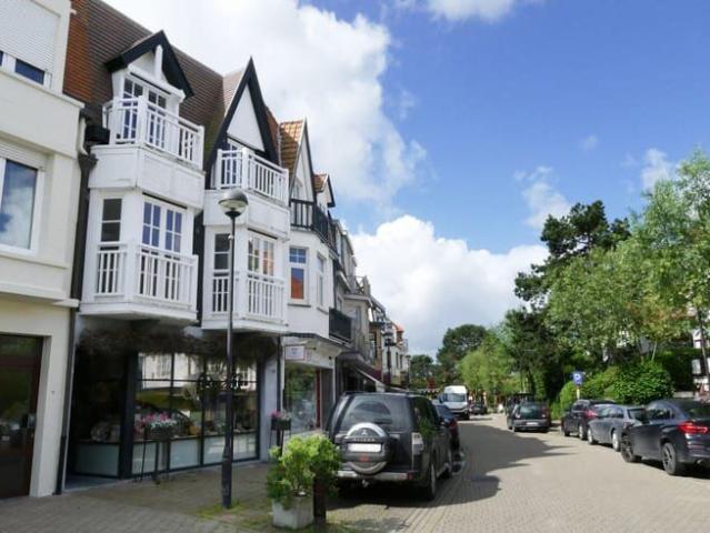 Exclusive duplex penthouse for rent in Het Zoute, featuring
