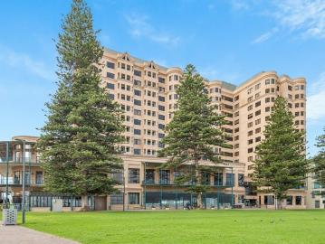 Exclusive Esplanade Apartment In The Stamford Grand!