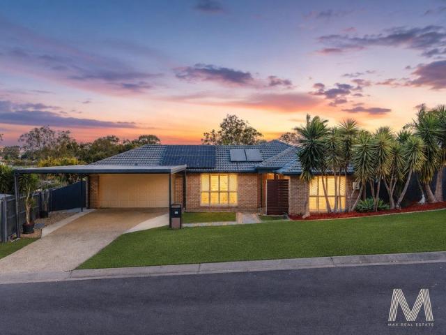 Exclusive Family Haven with Space, Privacy & a Peaceful Bushland Setting