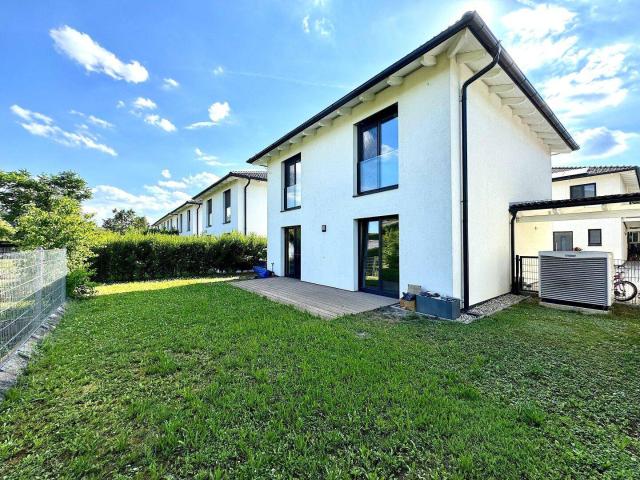 Exclusive Family Home with Private Garden Seestadt Villen Aspern
