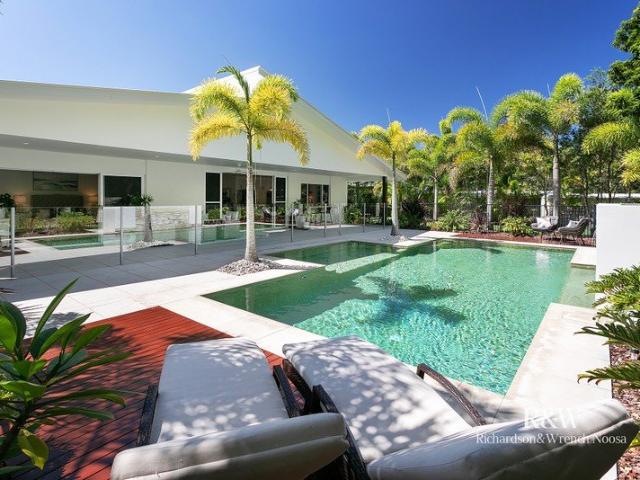 Exclusive Family Sanctuary In A Private Noosaville Retreat
