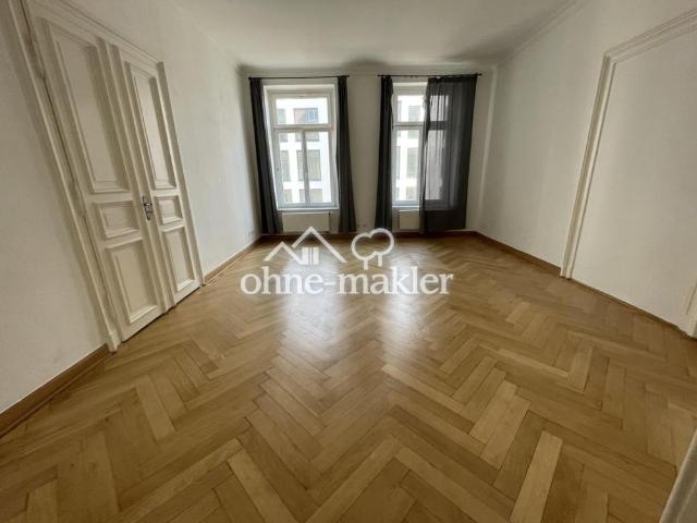 Exclusive, frisch sanierte 5 Zimmer Wohnung mit Einbauküche, Balkon im Musikerviertel zu vermieten