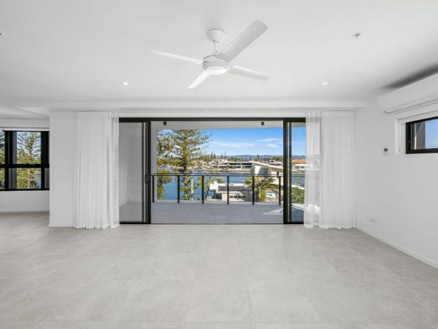 Exclusive Full Floor Apartment with Skyline & Water Views Unfurnished