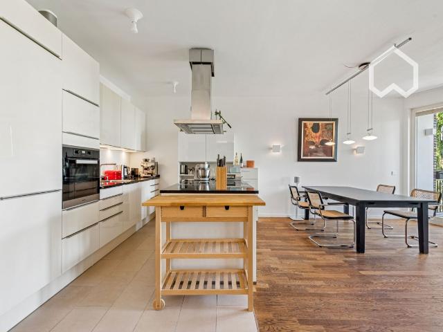 Exclusive, Fully Furnished Designer Apartment with Balcony in Prime Location, Berlin Amsterdam Apartments for Rent
