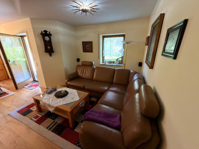 Exclusive fully furnished 3 room apartment with terrace