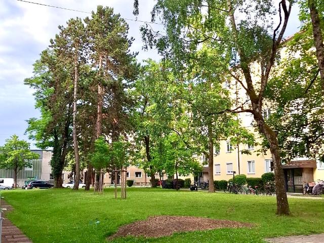 Exclusive fully furnished 3 room apartment with balcony and parking space in Munich Sendling, Munchen Amsterdam Apartments for Rent