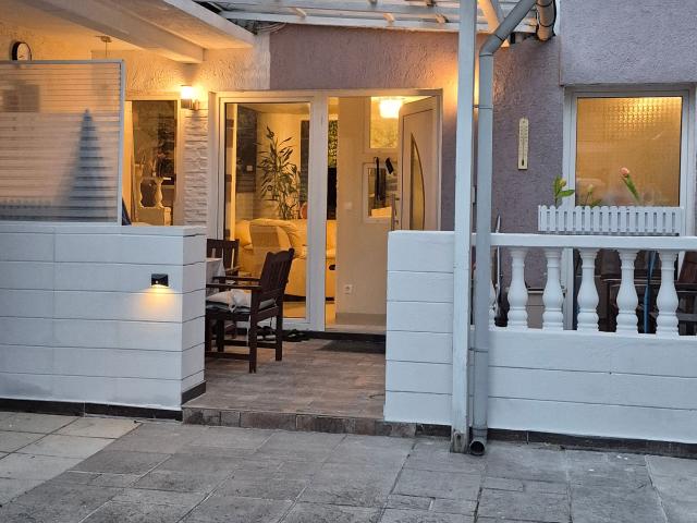 Exclusive, fully furnished 65 m² studio in Frankfurt Bonames