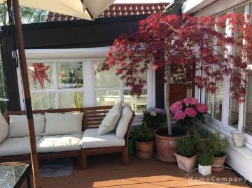 Exclusive furnished penthouse apartment in a quiet location! Barrier free with 2 bathrooms