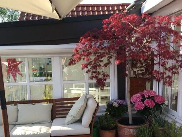 Exclusive furnished penthouse apartment in a quiet location! Barrier free with 2 bathrooms