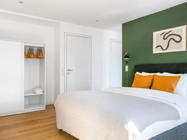 Exclusive Kohlmarkt 1 BR w/ Elevator, walk to Metro U1, U3, Vienna Amsterdam Apartments for Rent