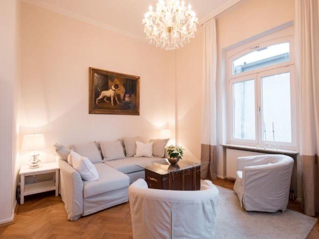 Exclusive house in best area close to the park