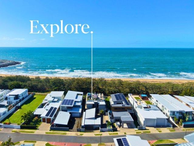 Exclusive Harbour Precinct Residence Steps from the Sand