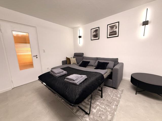 Exclusive High End Business Luxury Apartment | 76 sqm | Sleeps 6 | All Inclusive, Braunschweig Amsterdam Apartments for Rent