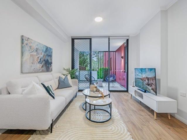 EXCLUSIVE HIGH END DESIGN ONE BEDROOM+ VERSATILE MULTI FUNCTION