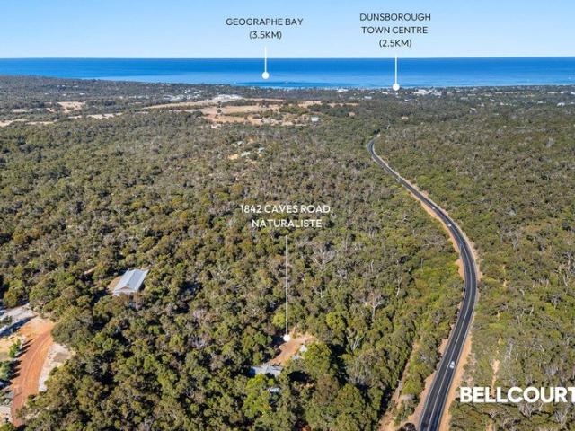 Exclusive opportunity located on the main tourist route of Caves Road