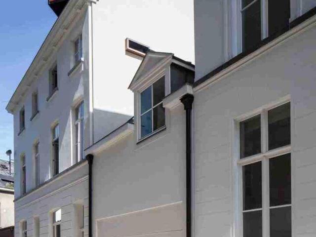 Exclusive Living in a Modern Architectural gem
