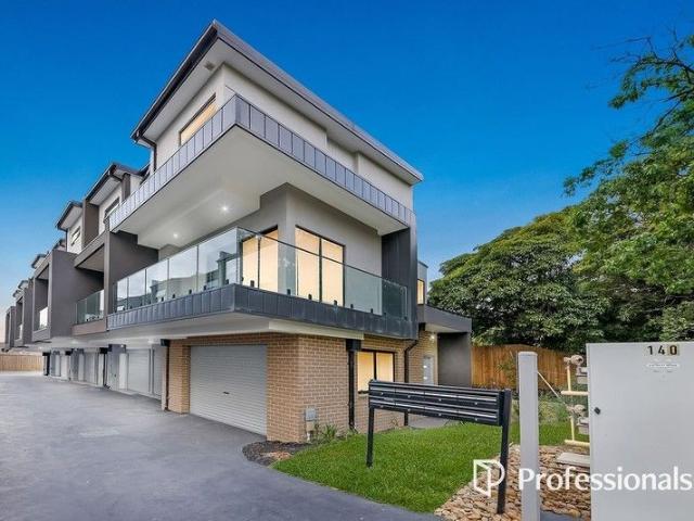 Exclusive Lifestyle in Convenient Locale
